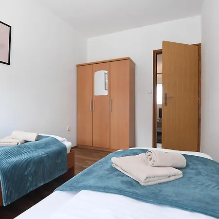 Lägenhetshotell Bibinje Apartments 3*