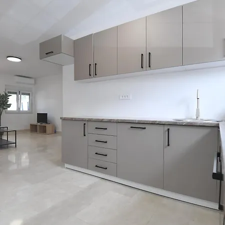 Bibinje Apartments ビビニェ