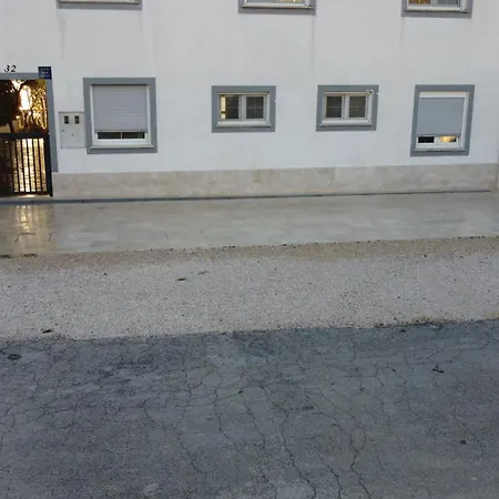 Bibinje Apartments アパートホテル