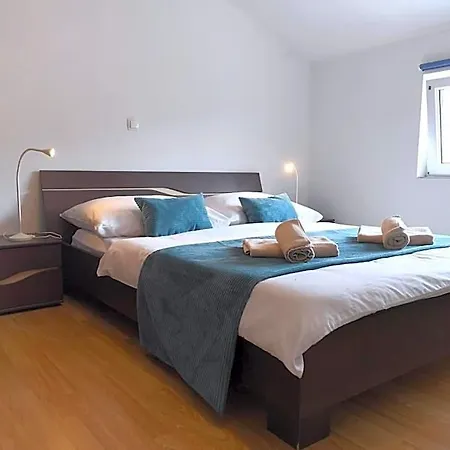 Ξενοδοχείο με διαμερίσματα Bibinje Apartments 3*