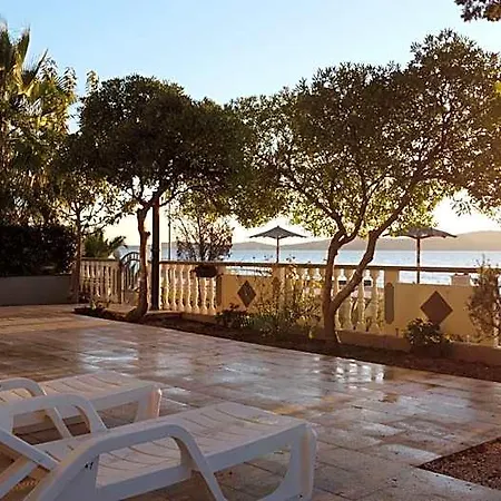 Ξενοδοχείο με διαμερίσματα Bibinje Apartments