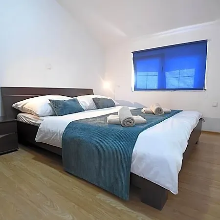 アパートホテル Bibinje Apartments