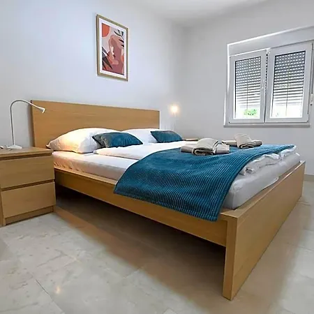 Ξενοδοχείο με διαμερίσματα Bibinje Apartments 3*