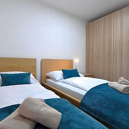 Ξενοδοχείο με διαμερίσματα Bibinje Apartments 3*