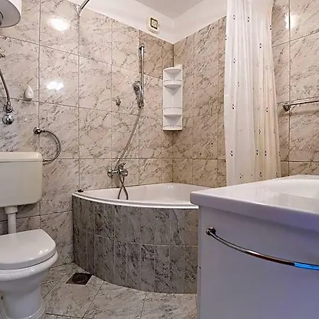 アパートホテル Bibinje Apartments 3*